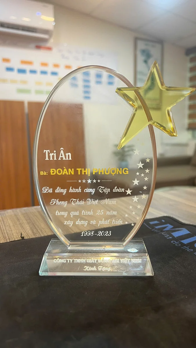 Kỷ Niệm Chương Thủy Tinh 10