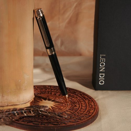 GiftSet Cao Cấp Sang Trọng Sổ Leon Dio Vươn Xa Biển Lớn - Bút Âu Lạc Cửu Chân - Hình ảnh 4
